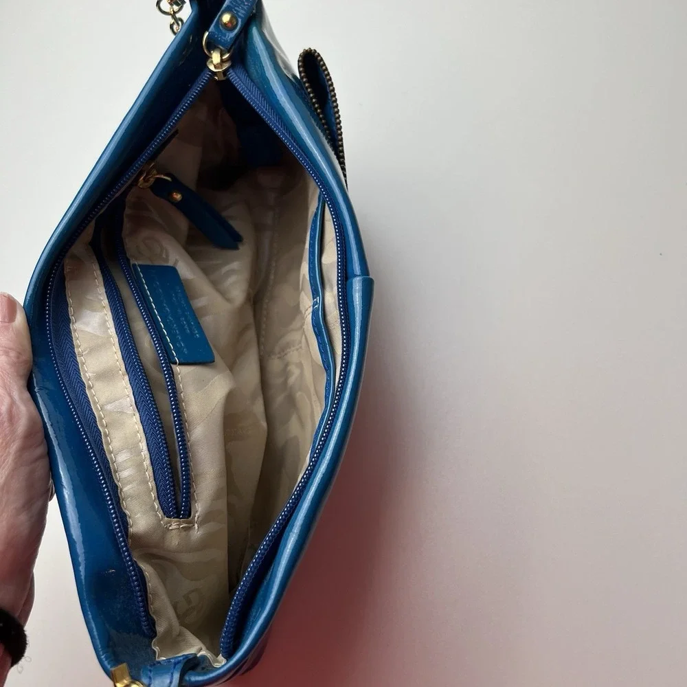 Roberta Gandolfi Italy Blue Patent Leather Chain Strap Purse Zipper Detail